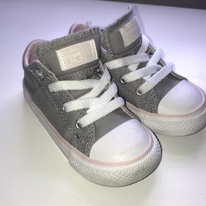 Toddler girl converse.
